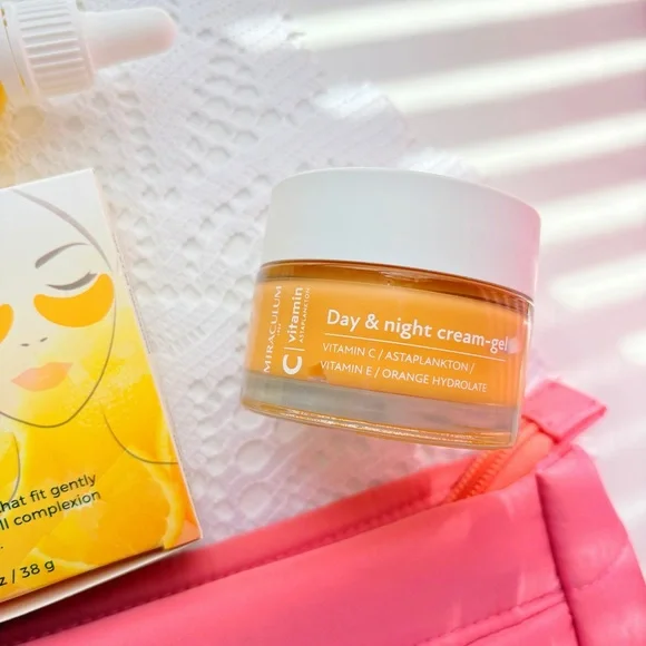 Vitamin C Skincare Beauty Bundle 🍊✨ - Picture 3 of 4